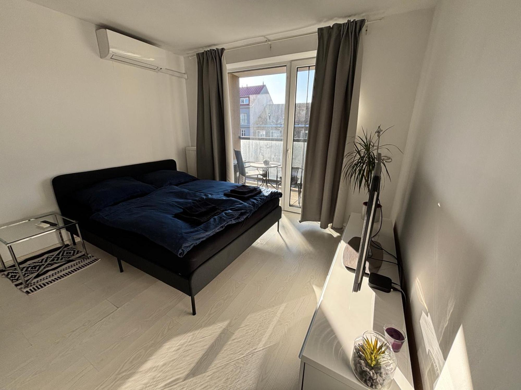 New Studio, Central Location! Братислава Экстерьер фото